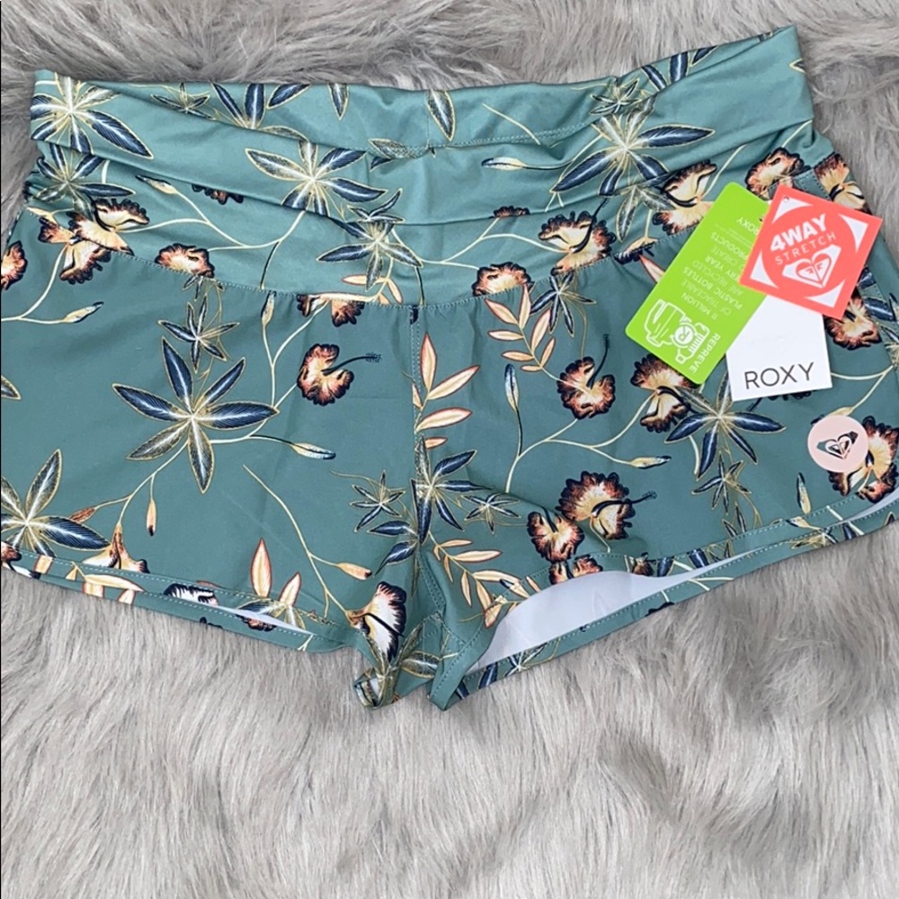Roxy Board Shorts Size Large